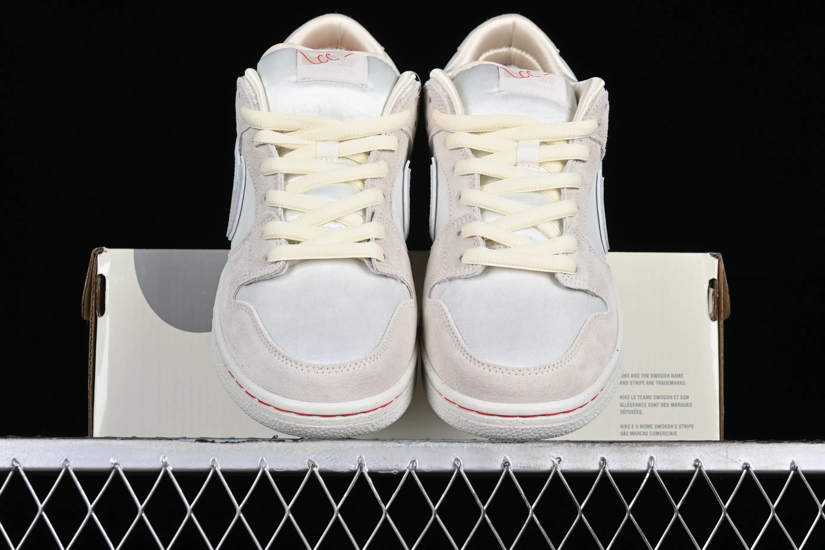 All Categories Nk SB Dunk Series Nk SB Dunk Low Low-top Sneakers J Version Nk SB Dunk Low 2024 Valentine's Day Theme SB Low-top Casual Sneakers FZ5654-100